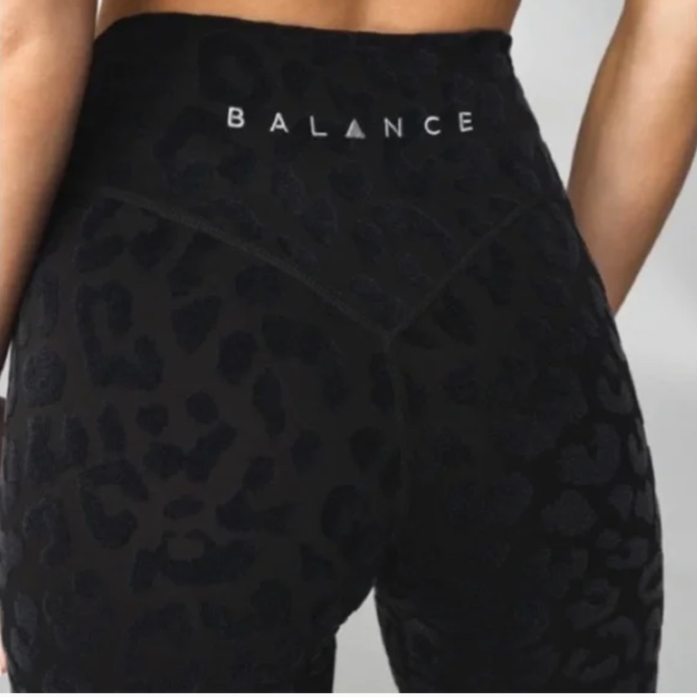 BALANCE ATHLETICA (Vitality) Kingdom Velvet The Lux Pant Panther Legging